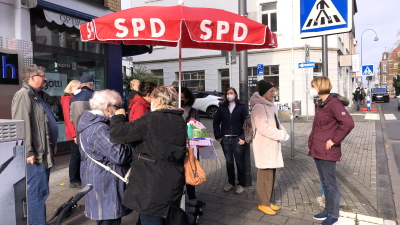 Infostand mit Unterschriftensammlung